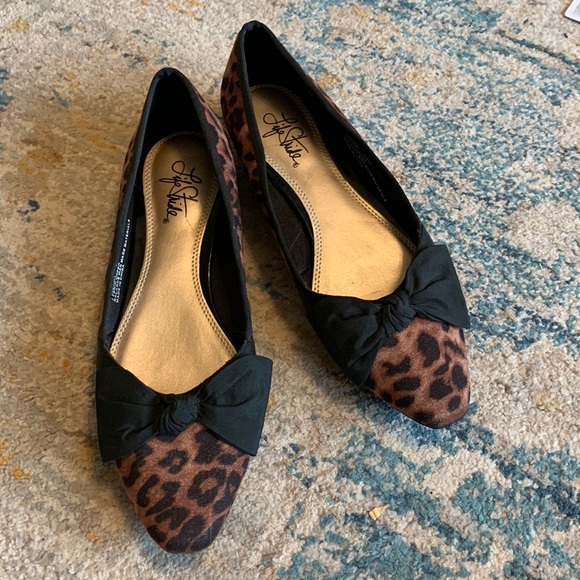Bow Front Leopard Print Flats - Picture 1 of 6